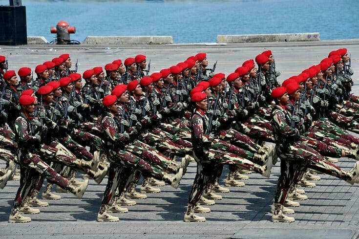 Transformasi Strategis: Bagaimana Angkatan Bersenjata Menavigasi Kompleksitas Dunia Tanpa Batas